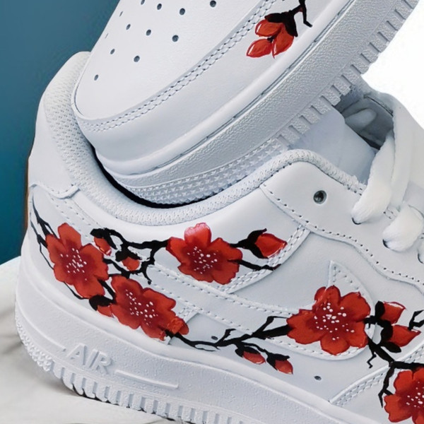custom- shoes- nike- air- force- white- woman- luxury- customization- sneakers- flowers- art   4.jpg