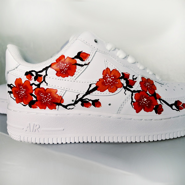 custom- shoes- nike- air- force- white- woman- luxury- customization- sneakers- flowers- art   5.jpg