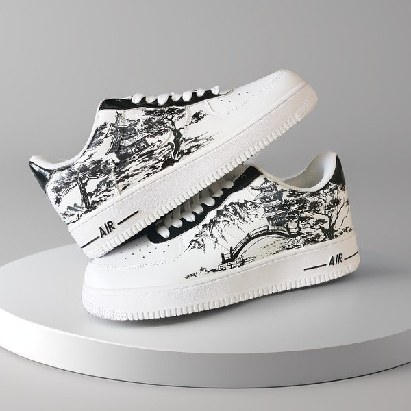 man- custom- shoes- nike- air- force- sneakers- white- black- japan- art 1.jpg