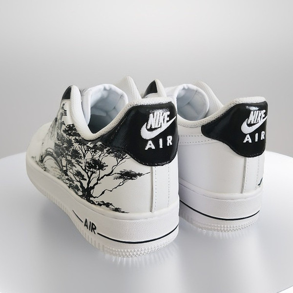 man- custom- shoes- nike- air- force- sneakers- white- black- japan- art 6.jpg