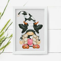Counted cross stitch pattern - Cow female