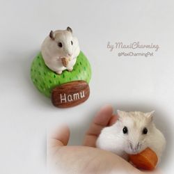 Custom color hamster small statue on the base with nameplate