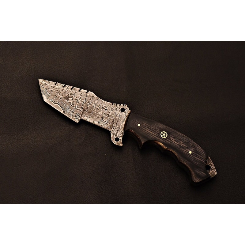 Luxury Handmade Damascus Tracker Gray Wood Handle Collectible Knife 1