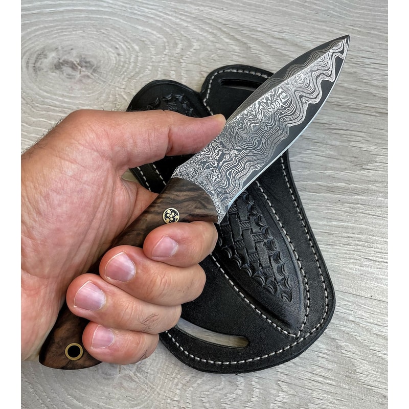 Damascus Hunting EDC Knife With Leather Sheath Walnut Wood Handle 1