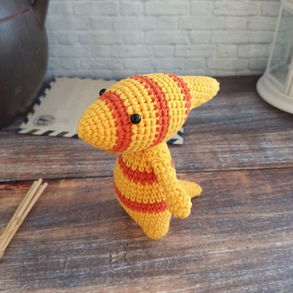 Baby yellow dragon 5.jpg