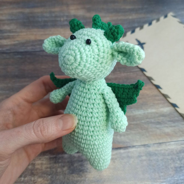 Baby green dragon 2.jpg
