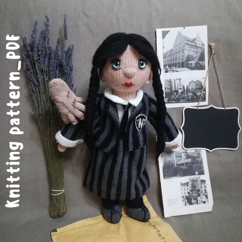 Toy knitting patterns, Wednesday