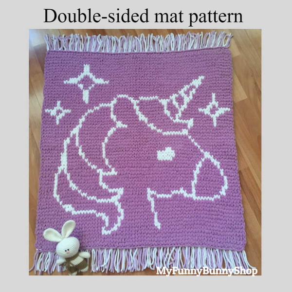 loop-yarn-finger knitting-unicorn-mat