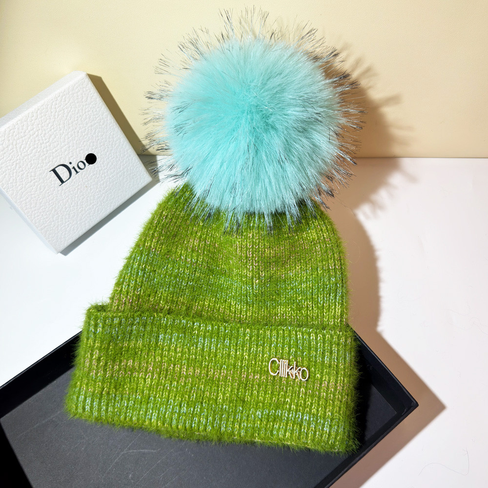 Autumn and Winter, Cllikko Gradient Knitted Hat, Imitation Mink Fur, Artificial Fox Fur Ball, Thickened Warm Design Cap.