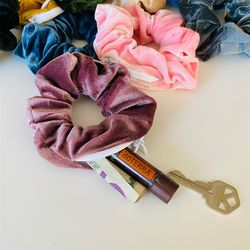 hidden pocket scrunchie