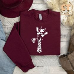 giraffe sweatshirt, giraffe crewneck, zoo sweater, gifts for giraffe lovers, unisex sweatshirt, hoodie