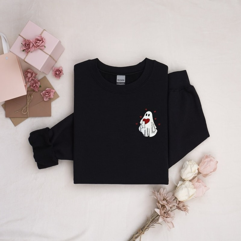 Embroidered Valentines day Sweatshirt,XOXO Sweatshirt, Unisex Sweatshirt, Hoodie