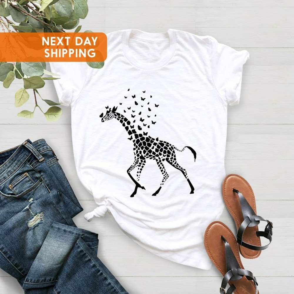 Giraffe Shirt, Book Lover Shirt, Giraffe Lover Shirt, Reader's Shirt, Unisex T-Shirt
