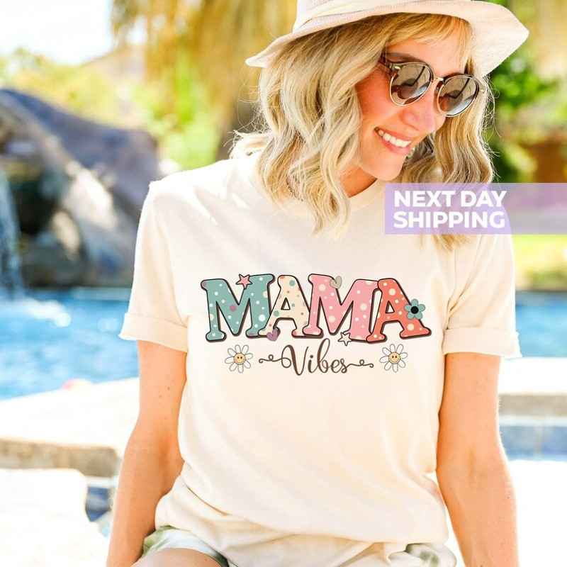 Retro Mama Vibes T-Shirt, Floral Mama Shirt, Mom Life Shirt, Girl Mama Shirt, Unisex T-Shirt