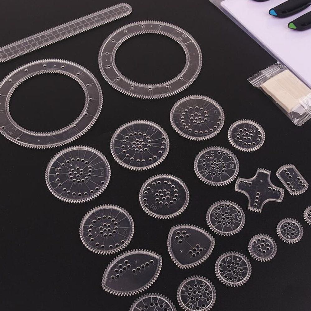 Spirograph art kit with accessories