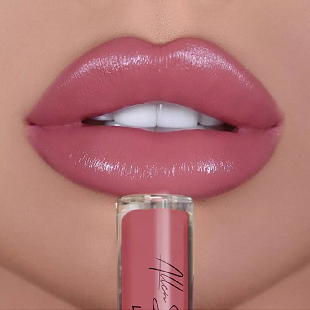 Soft and glossy moisturizing lipstick set