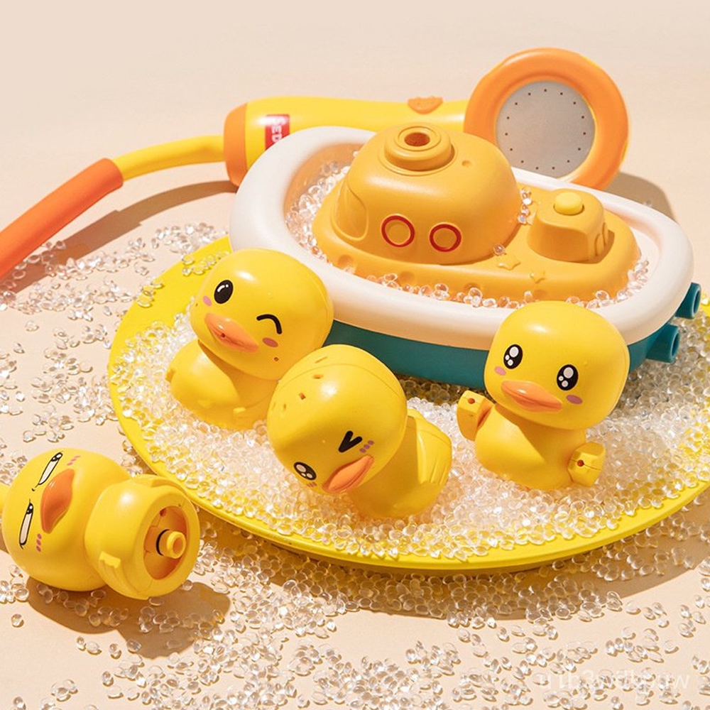 Electric Duck Boat Spray Bath Toy 1