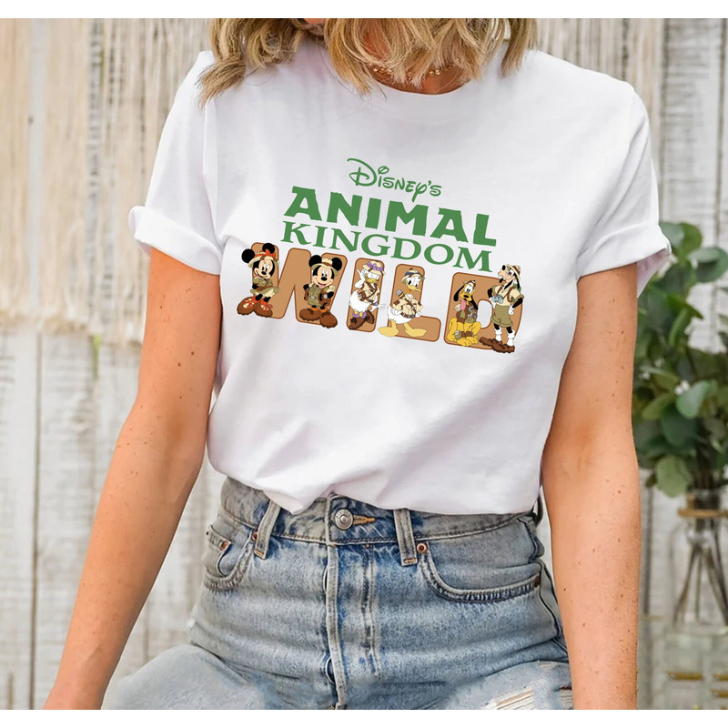 Disney Animal Kingdom Mickey and Friends Sweatshirt,Disney Mickey Safari T-Shirt,Vintage Safari Mode Sweathirt Hakuna Matata Tee.jpg