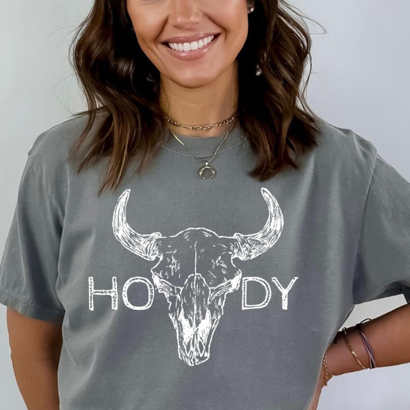 Howdy T-Shirt Western T-shirt Women's T-shirt Grey T-shirt Western Crewneck Western Aesthetic Clothing.jpg