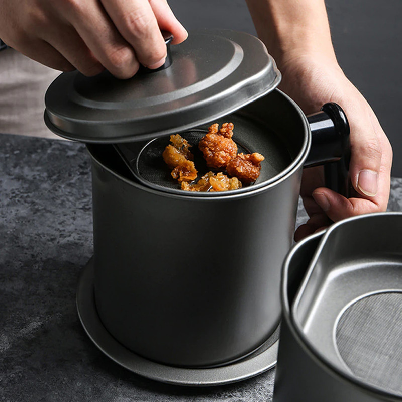 bacongreasecontainerwithfinemeshstrainer5.png