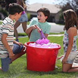 rapid injection water balloon set
