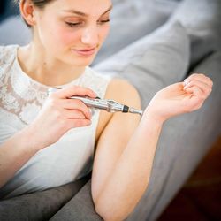 Needleless Electric Laser Acupuncture Pen