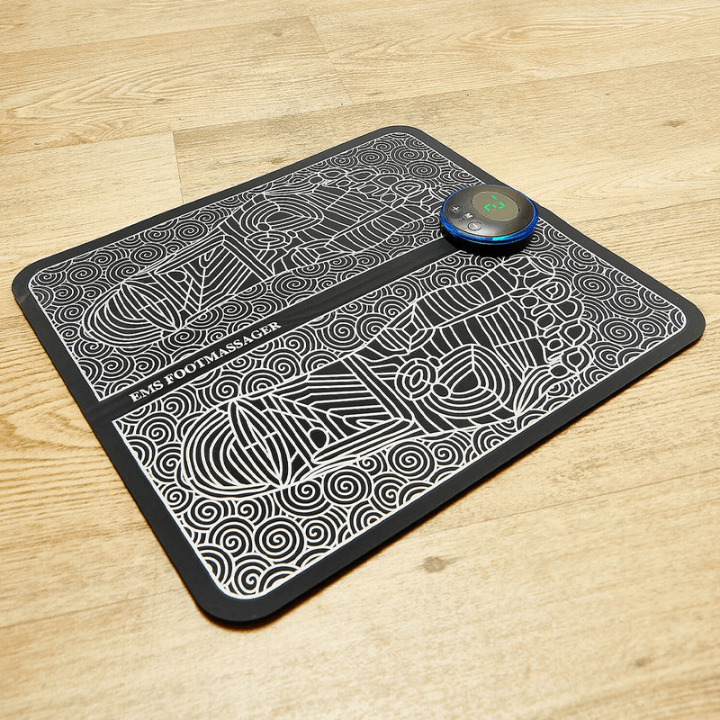 Foot massage mat for varicose veins reduction