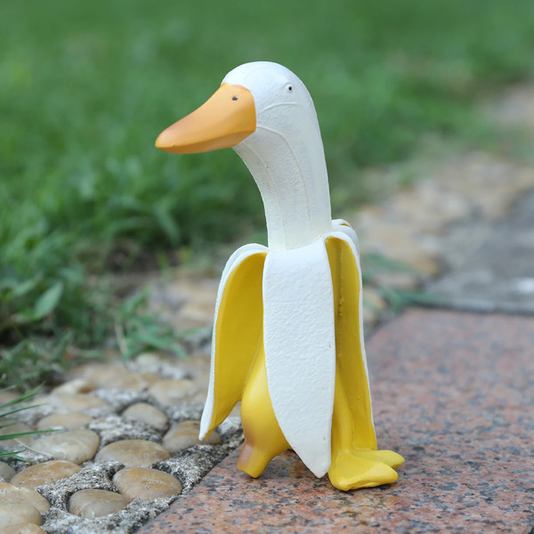 creativebananaduckgardenorhousedecoration1.png