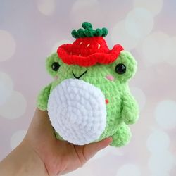 Crochet frog Strawberry frog Frog in strawberry hat Cute froggy plush Pink Green frog Frog stuffed animal Crochet plush Frog gift