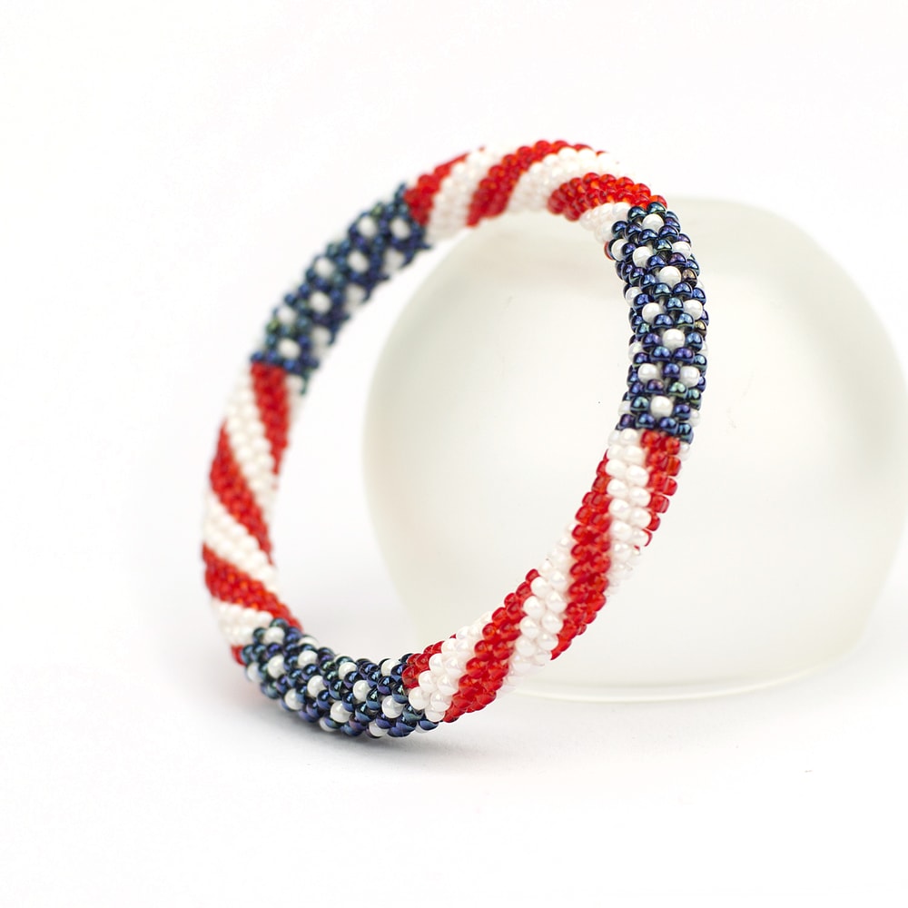 Unisex beaded bracelet