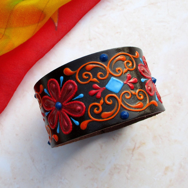 painted-leather-cuff.JPG