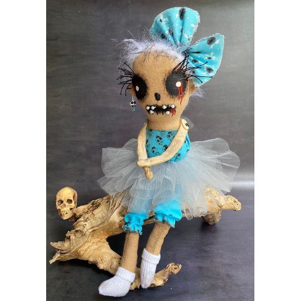 Halloween doll . Creepy rag doll for Halloween home decor . - Inspire ...