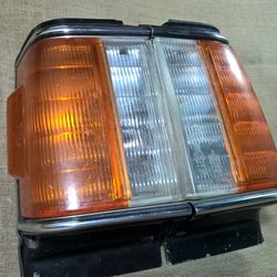 1980-1984 Toyota Mark II 2 X60 Side Marker Lights Turn Signal Corner Lamp Koito 22-102 Cressida Chaser