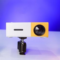 easy smartphone mini movie projector