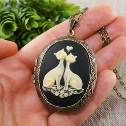 Cat Cameo Locket Ivory Black Cats in Love Vintage Cameo Brass Oval Locket Pendant Necklace Cat lover Gift Jewelry 7392