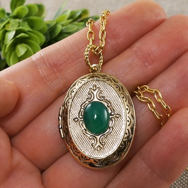 green-agate-stone-pendant-necklace-jewelry
