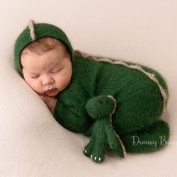 Newborn dinosaur bonnet and toy. Dragon toy. Knitted dino romper. Photo props