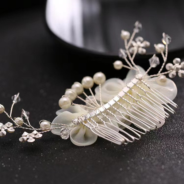 Bridal floral comb with pearls (1).JPG