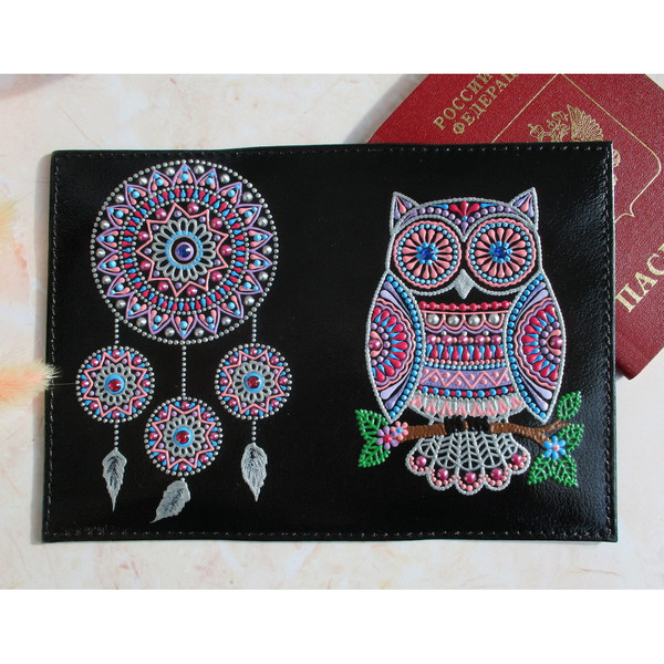 hand-painted-passport-cover-owl.JPG