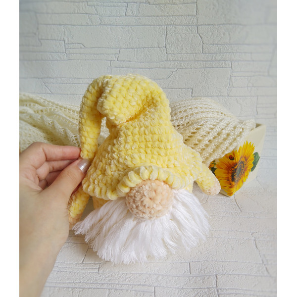 crochet_amigurumi_gnome.jpeg