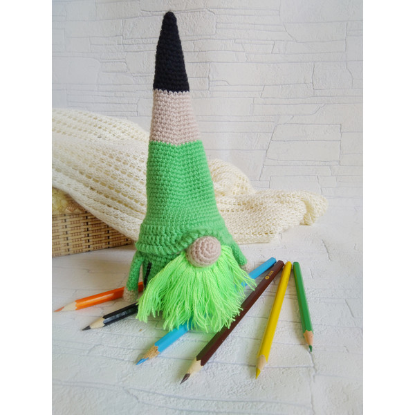 crayon_pencil_crochet_gnome.jpeg