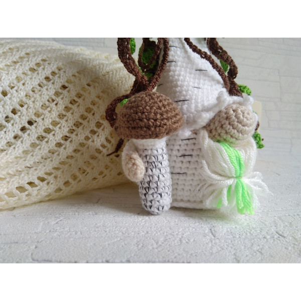 easy_crochet_gnome_pattern.jpeg