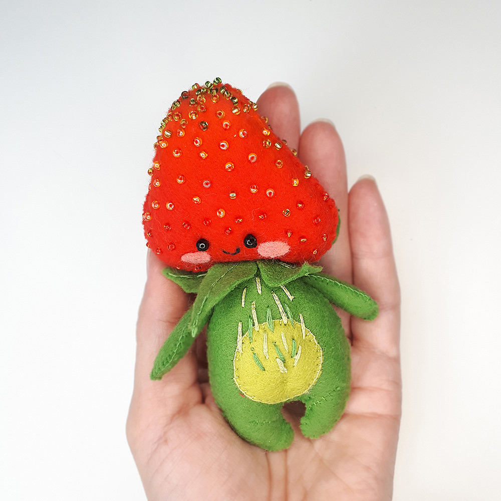 Cute Strawberry toy stuffed and plush patterns.jpg