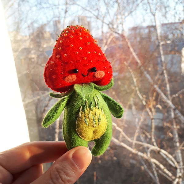 Stror Berry Toy Strawberry toy stuffed and plushies patterns, Felt strawberr - Inspire ...