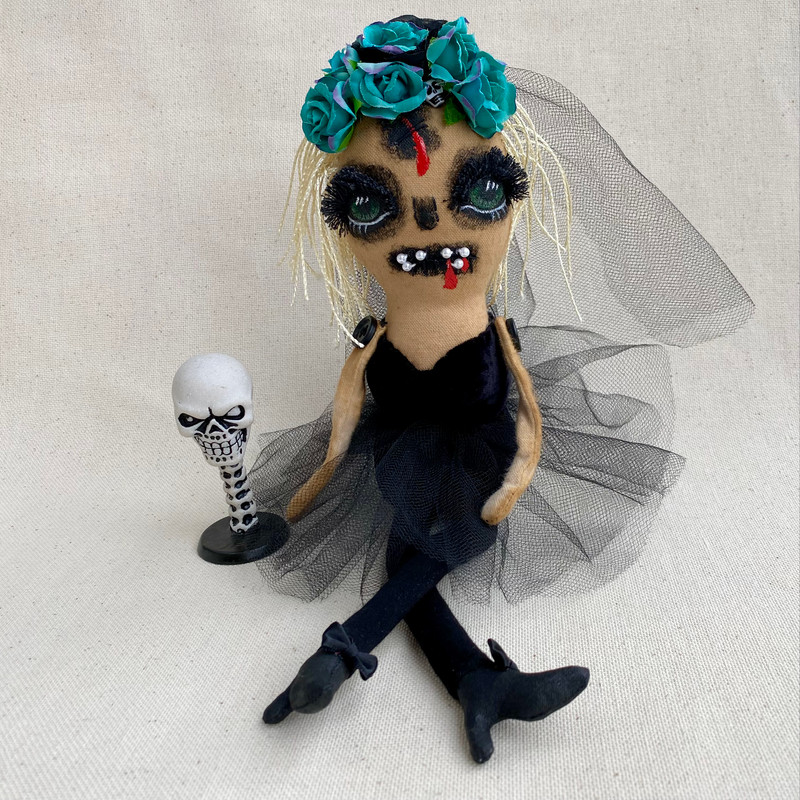 gcreepy doll