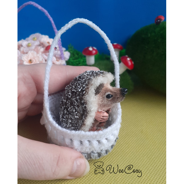 Crochet Hedgehog (3).jpg