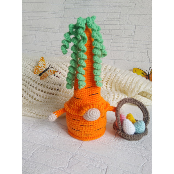 easy-crochet-pattern-for-gnome-carrot.jpeg