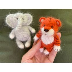 Newborn photo props, Cute mini tiger and elephant toys for newborn photo shoot, newborn safari props