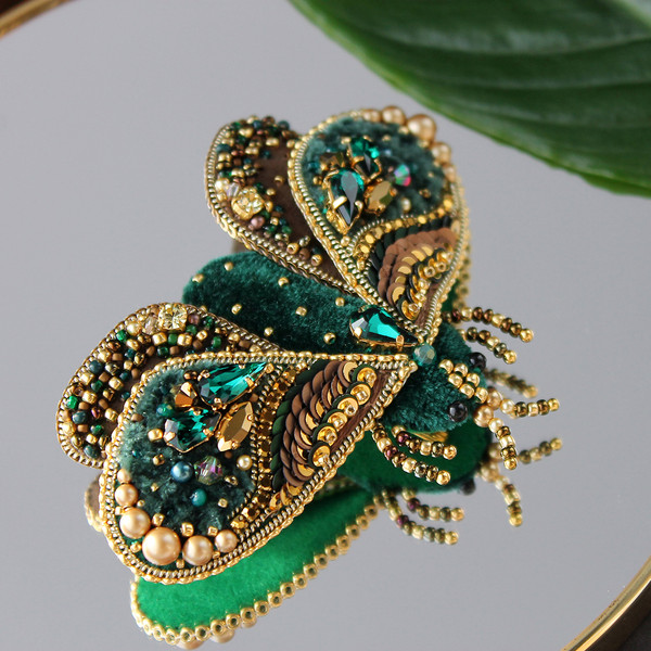 Emerald-moth-brooch-handmade