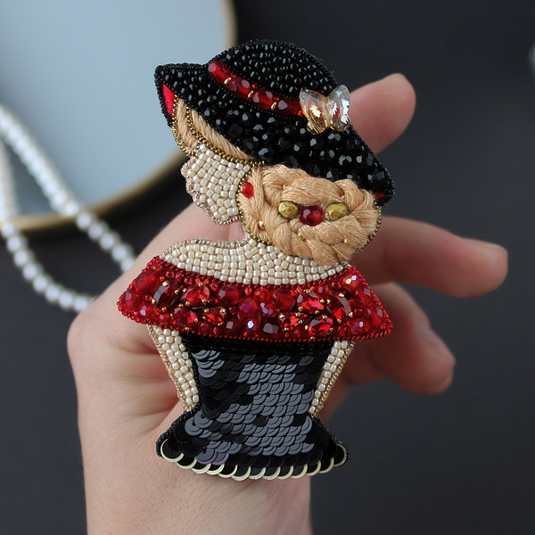 Embroidered-brooch-girl